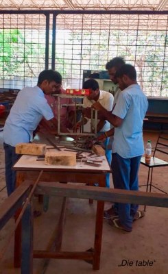 Die table