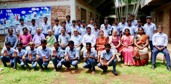 CSR activities by the company Grace Infrastructure: Final photo of the first batch of the English class with 8 students who won prizes (2019)