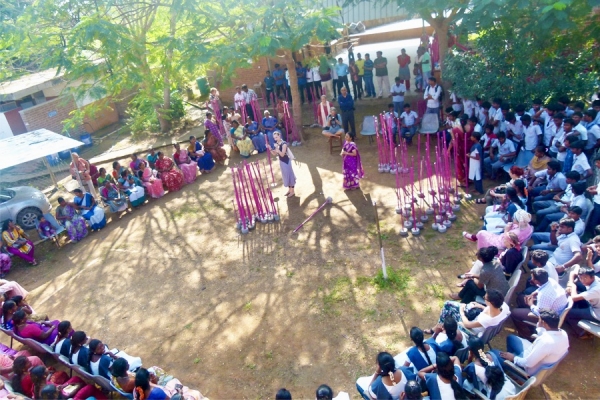 Closing ceremony social art project 'Pink Silence' by Bogna Grazyna Jaroslawski. Most wishes were: no alcohol and a dignified treatment of women and children.